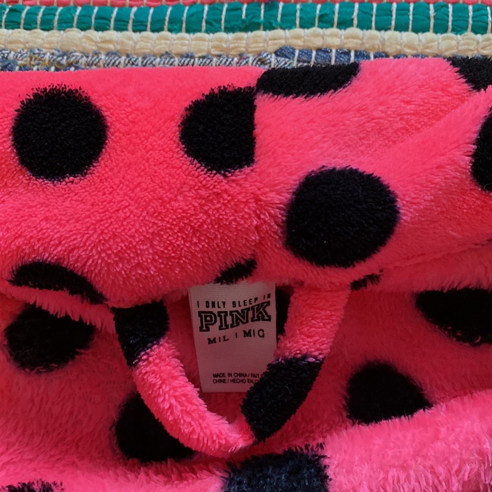 PINK Robe - Picture 2 of 3